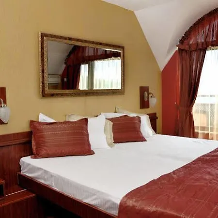 Royal 3*